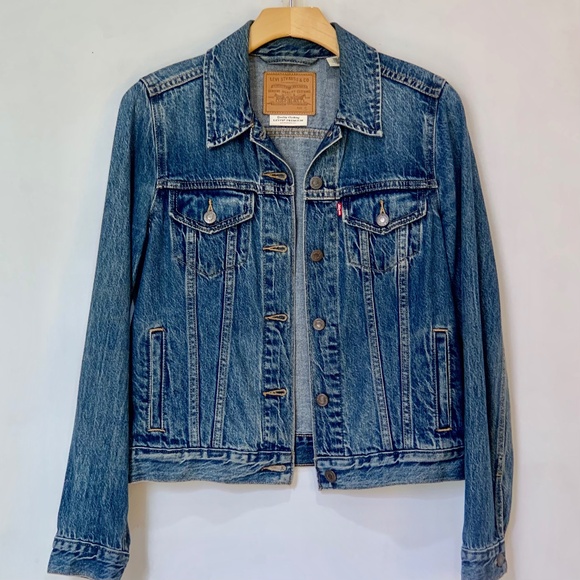 Levi's Original Trucker Jacket in "See Her Run Dark" Wash Size Small - Picture 4 of 13